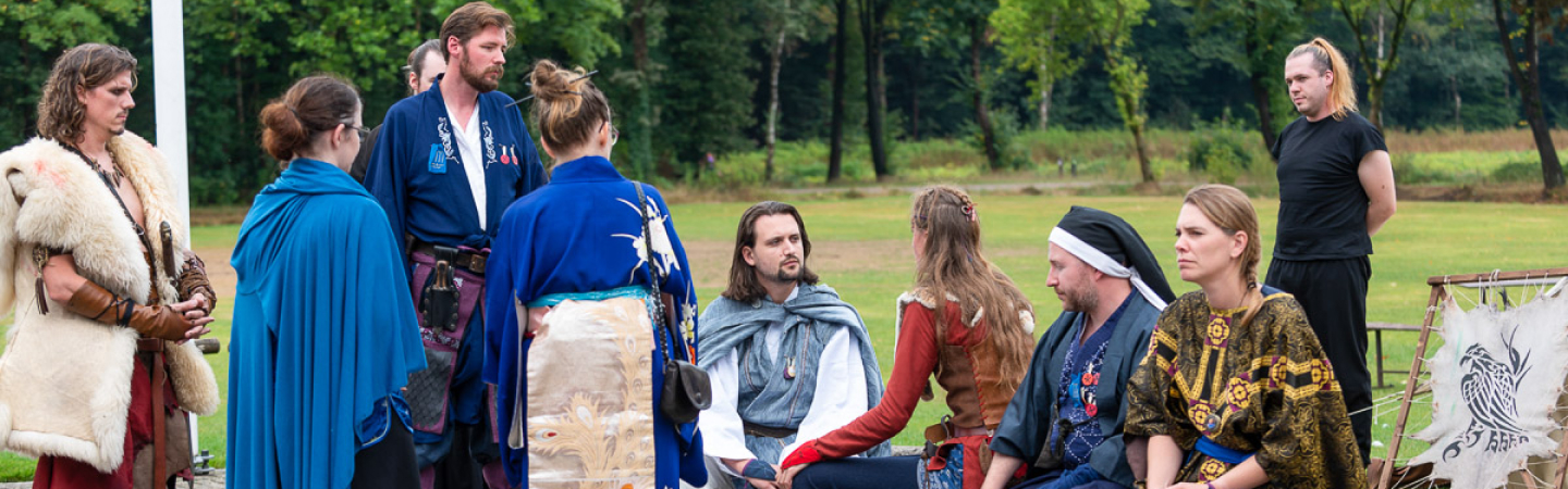 Charm deelnemers tijdens het larp evenement